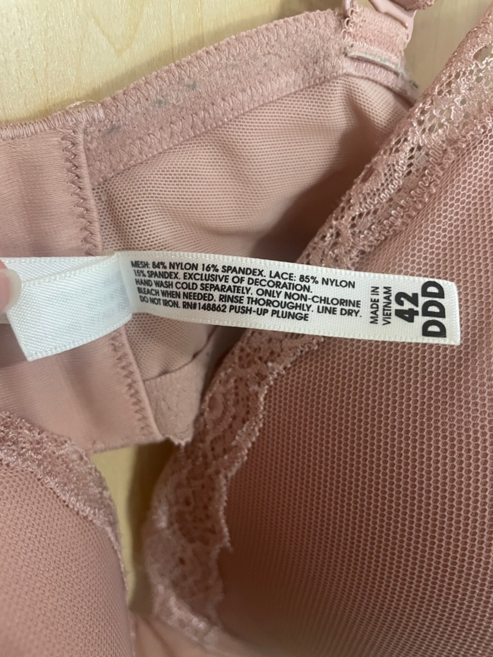 Torrid Curve Push-Up Plunge Molded Cup Lace-Trim Bra in Dusty Rose 42DDD - Picture 4 of 11